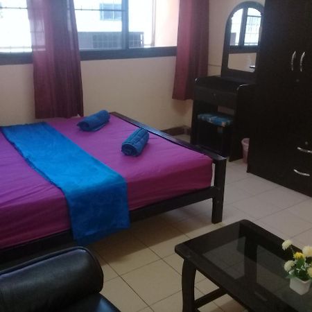 Yaya Guesthouse Бангкок Екстер'єр фото