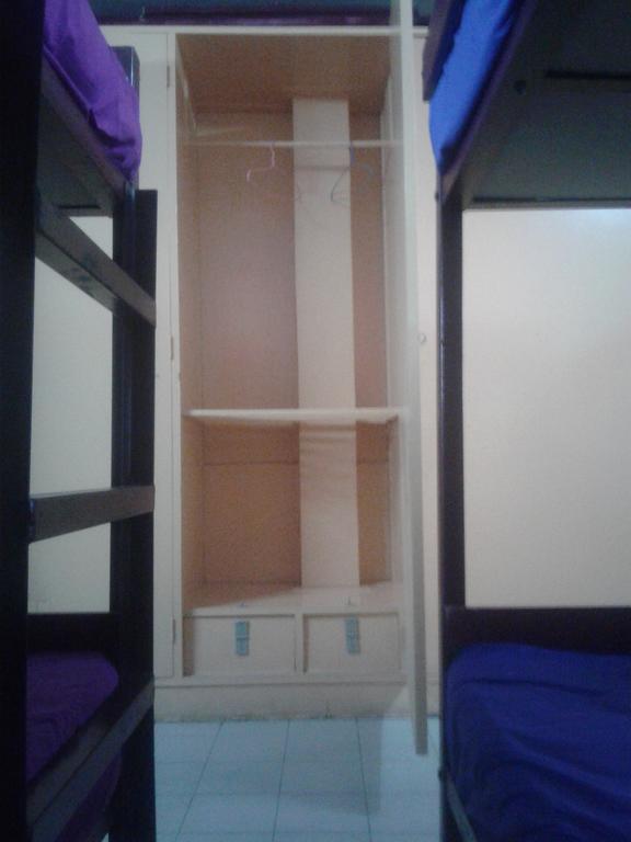Yaya Guesthouse Бангкок Екстер'єр фото