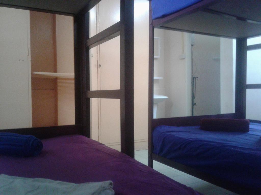 Yaya Guesthouse Бангкок Екстер'єр фото