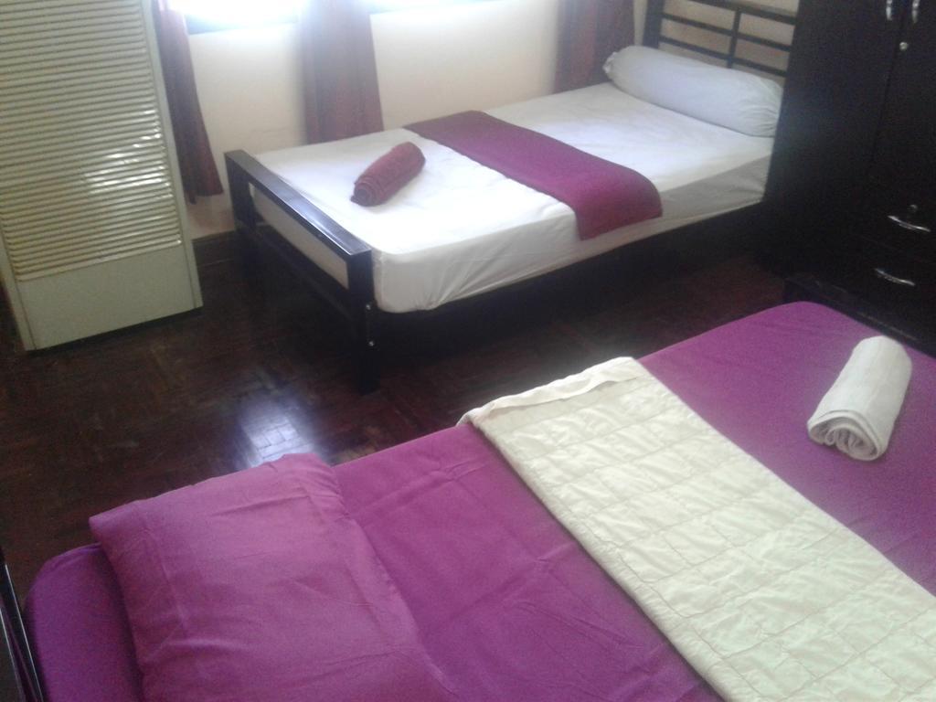Yaya Guesthouse Бангкок Екстер'єр фото