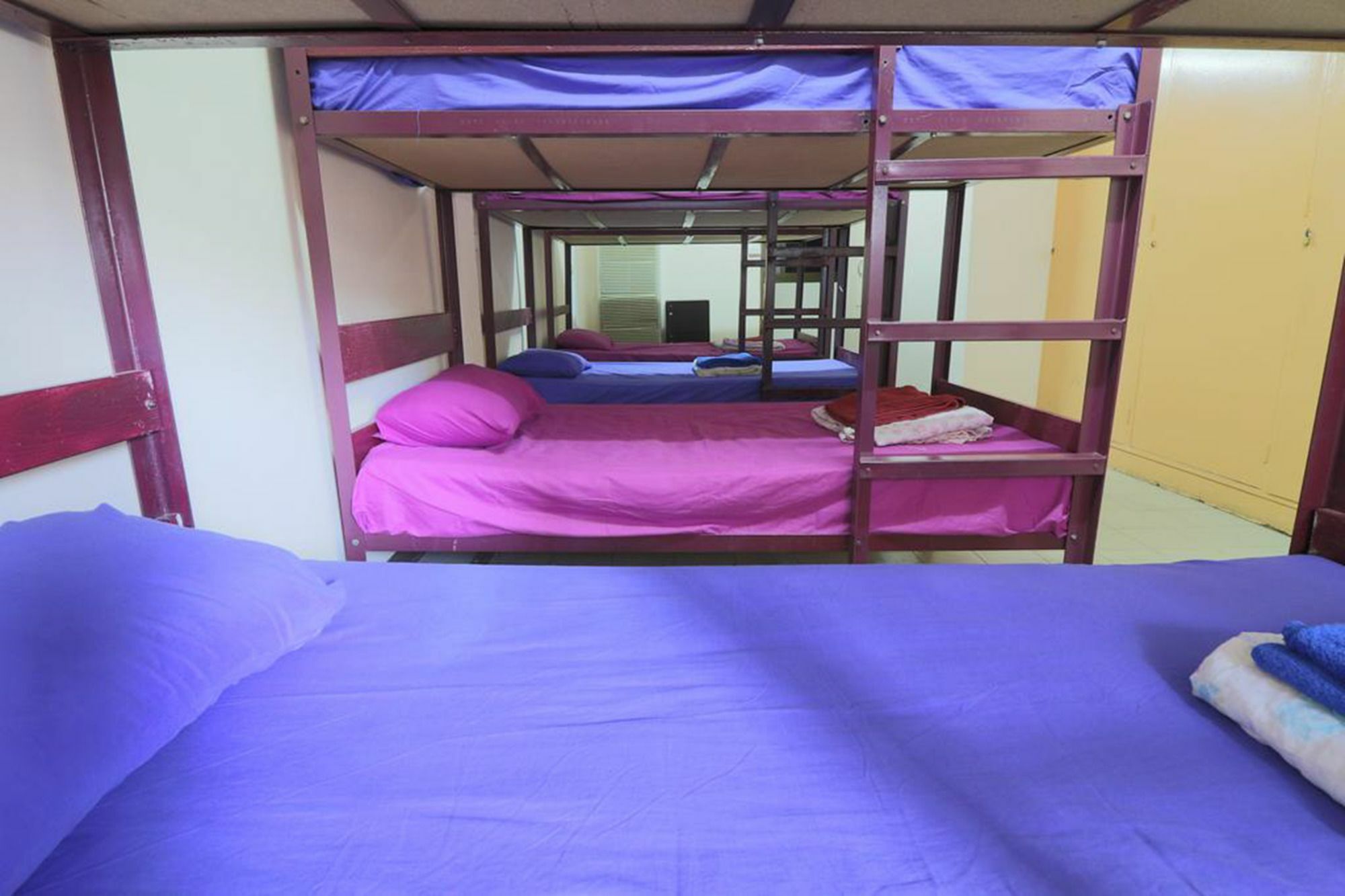 Yaya Guesthouse Бангкок Екстер'єр фото