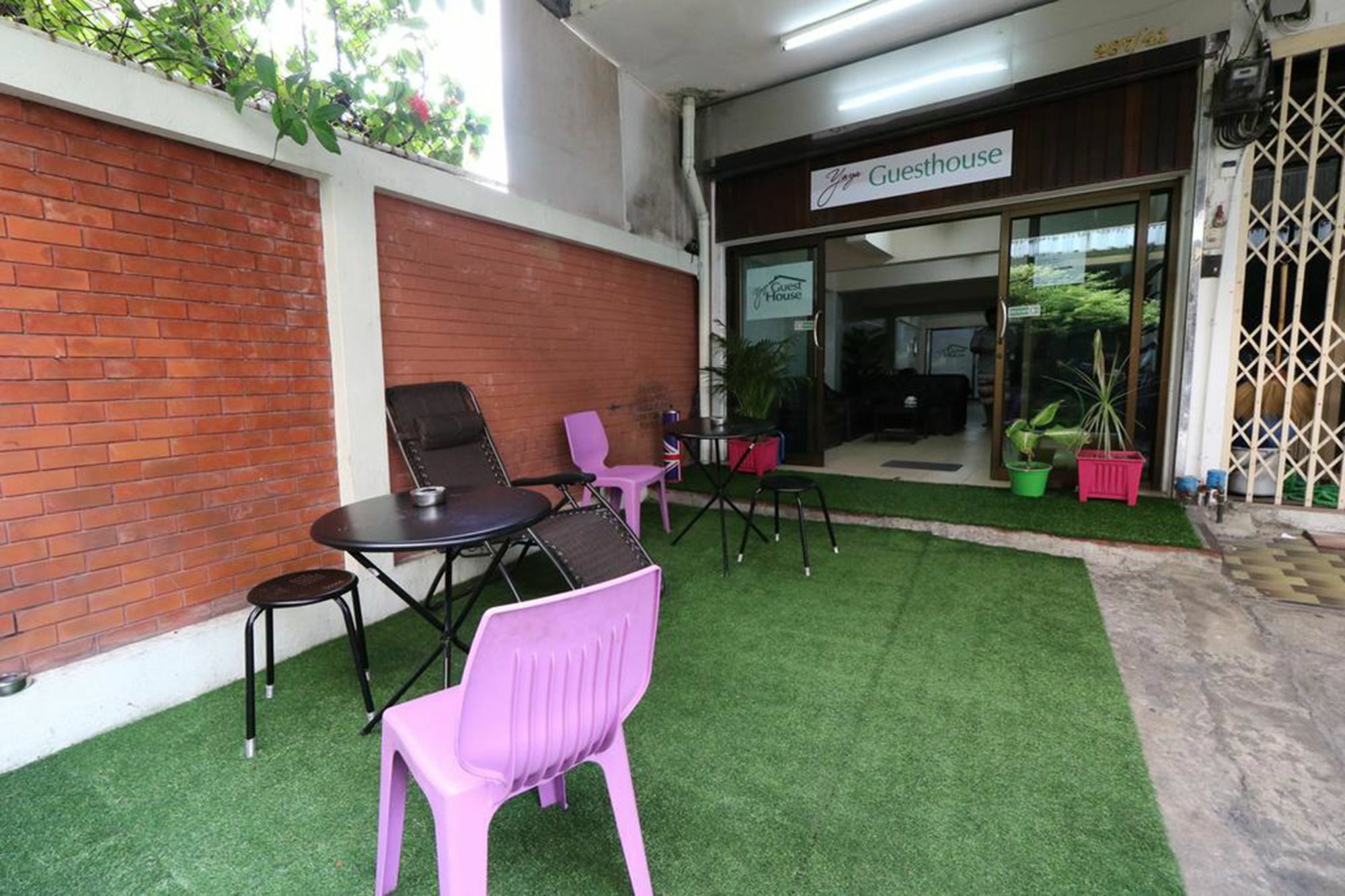 Yaya Guesthouse Бангкок Екстер'єр фото
