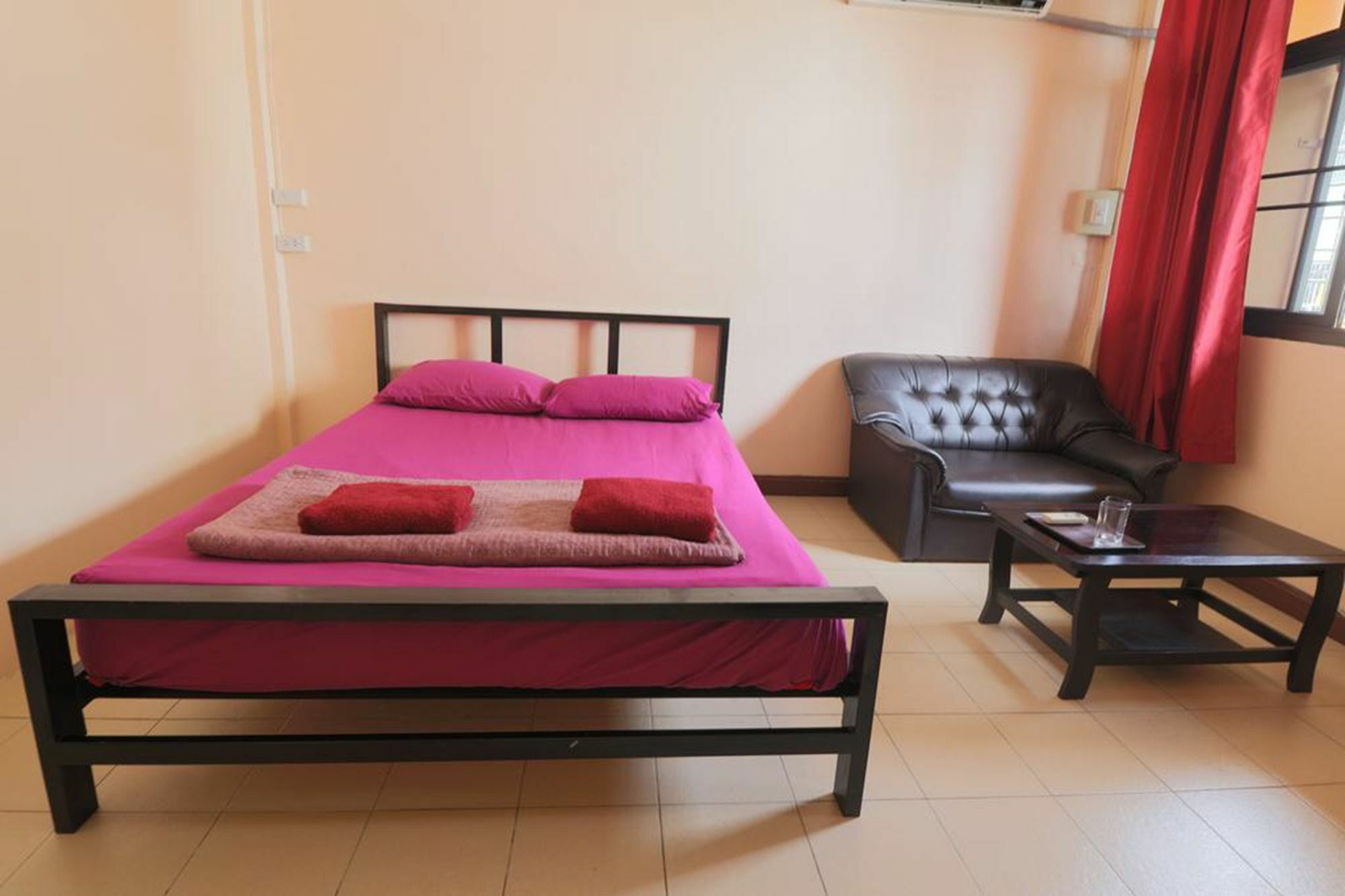 Yaya Guesthouse Бангкок Екстер'єр фото