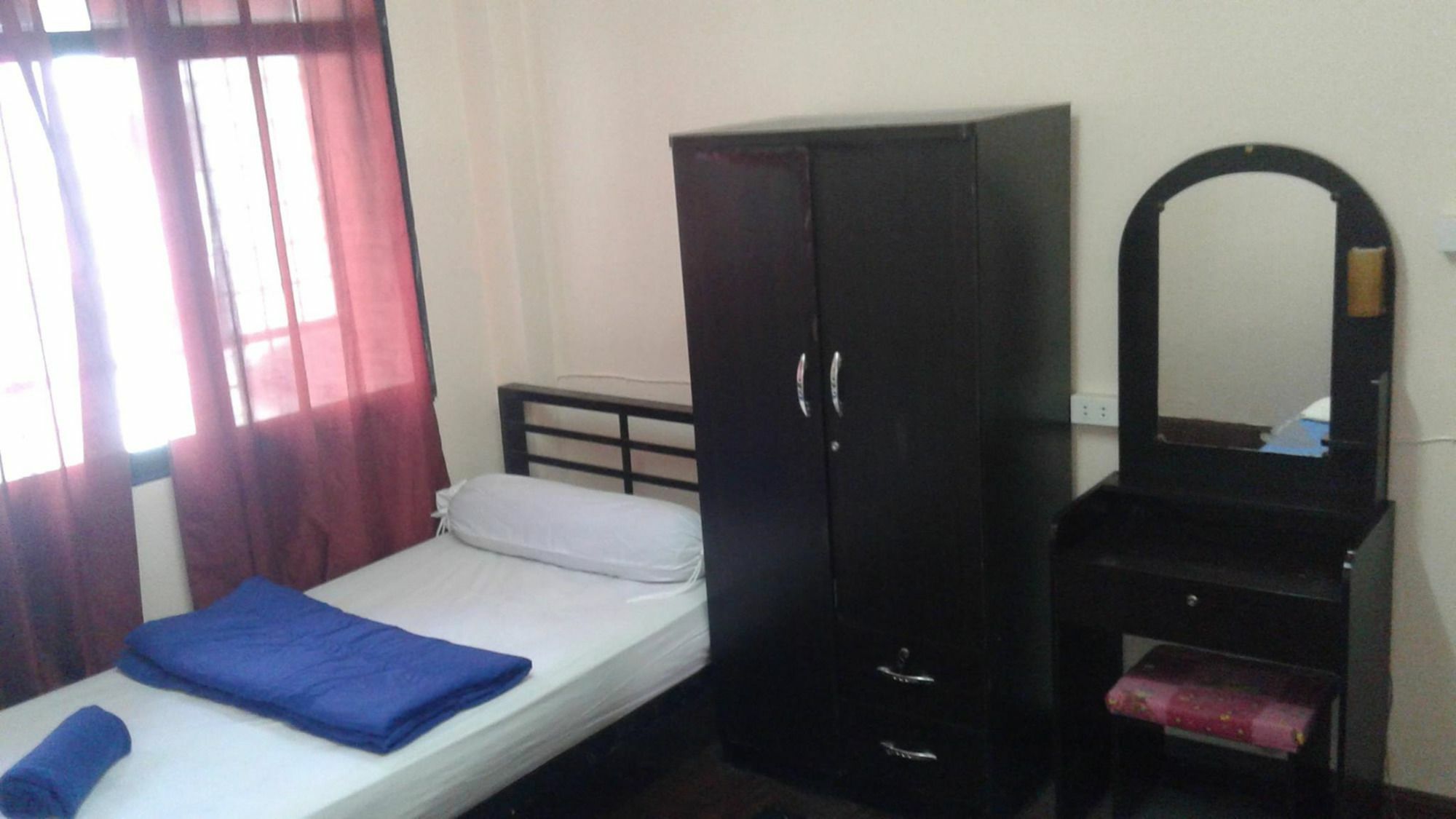 Yaya Guesthouse Бангкок Екстер'єр фото