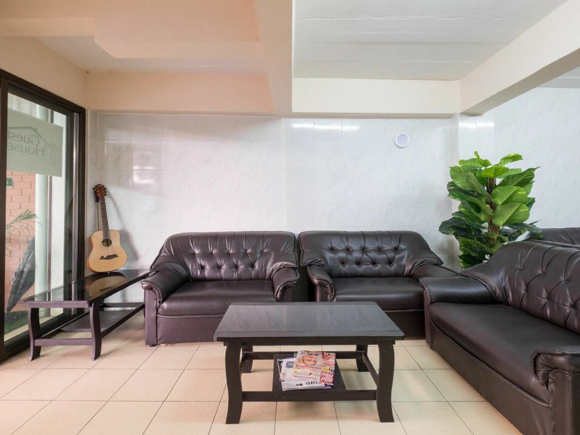 Yaya Guesthouse Бангкок Екстер'єр фото