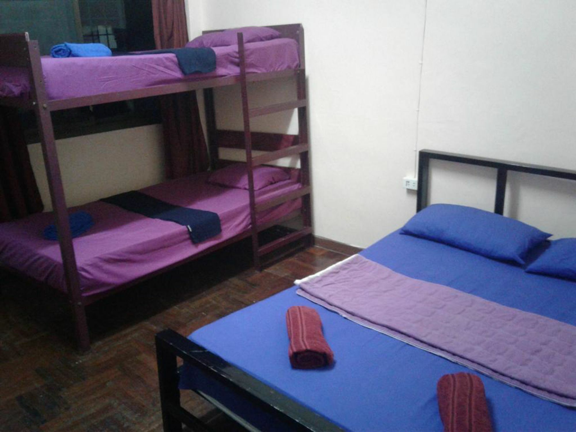 Yaya Guesthouse Бангкок Екстер'єр фото