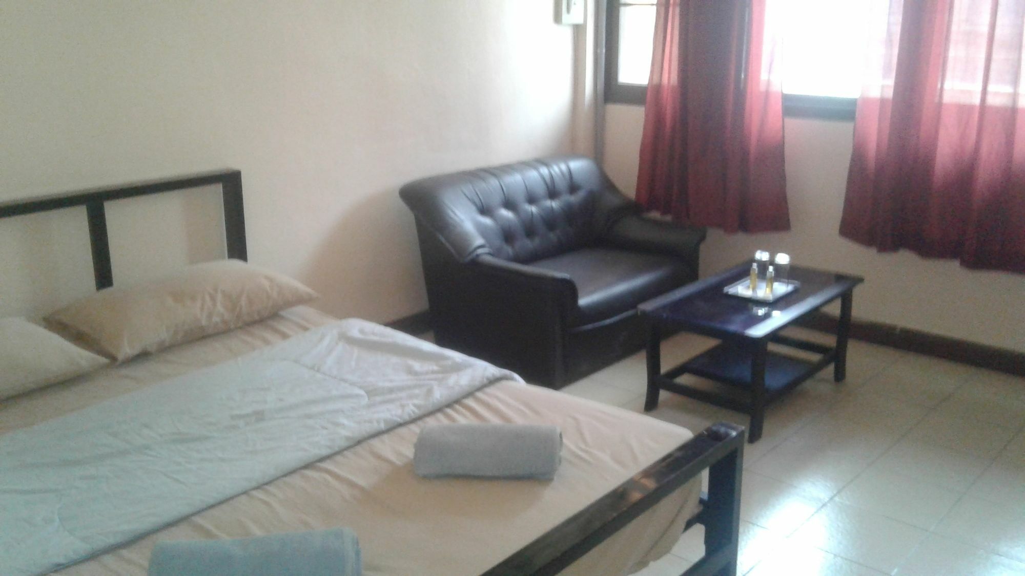 Yaya Guesthouse Бангкок Екстер'єр фото